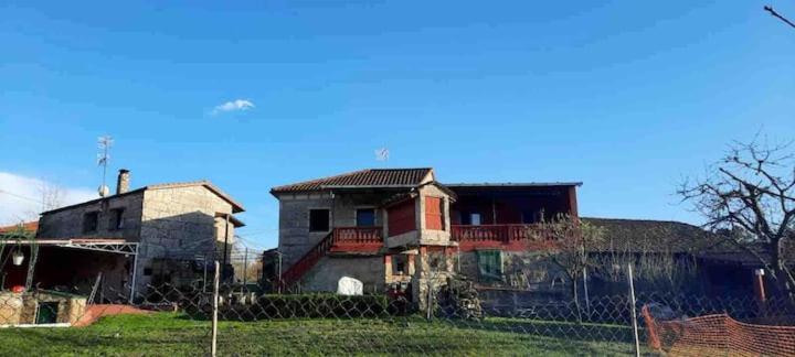 Alojamiento Entero Con Piscina Y Jardin. 奥伦塞 外观 照片