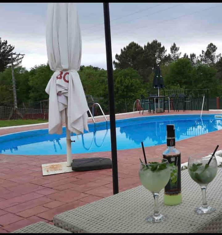 Alojamiento Entero Con Piscina Y Jardin. 奥伦塞 外观 照片