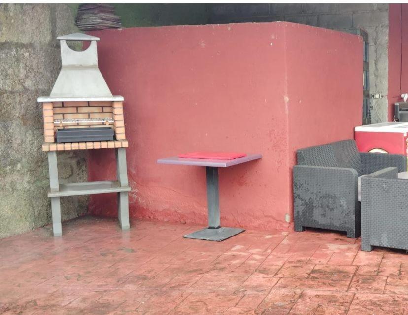 Alojamiento Entero Con Piscina Y Jardin. 奥伦塞 外观 照片